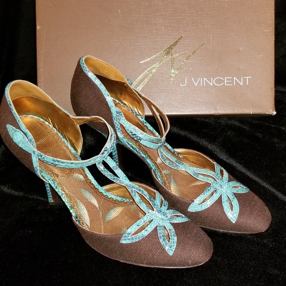 J. Vincent Ladies Pump